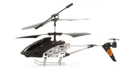 De HELO TC is een ultralichte helikopter die werd opgebouwd uit blank metaal en zwart plastic