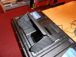 De scanner: het scanvenster en de 'brievenbus' liggen vlak bij elkaar: opletten geblazen!