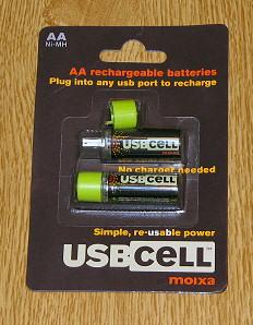 De herlaadbare AA-batterijen Moixa USBCell in de verpakking